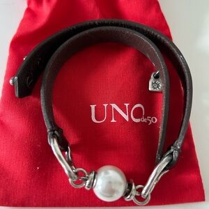 Brown Leather / Pearl Necklace with pure Silver Accents